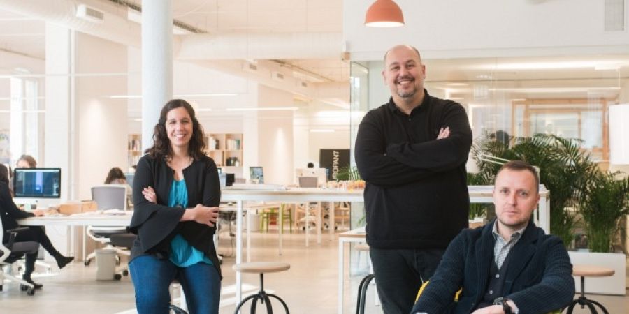 La arquitecta y responsable de 'Friendly Materials', Rita Barata, el director del PMMT, Patricio Martinez, y el socio fundador Maximià Torruella, en imagen facilitada por PMMT a EFE.