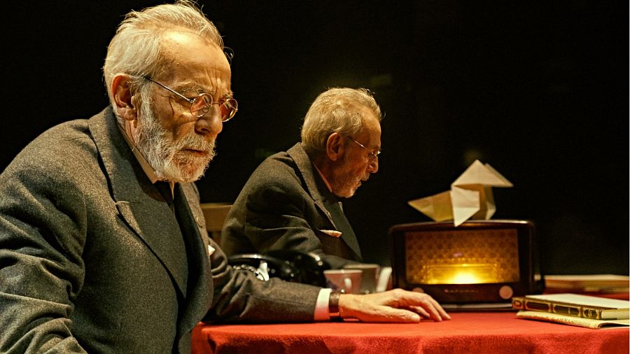 El espejo, la radio, las cartas... son algunos de los elementos de 'Unamuno: venceréis pero no convenceréis'