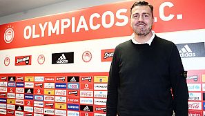 Oscar García Junyent, el día de su presentación con Olympiacos.