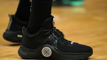 Dwayne Wade jugó con unas zapatillas dedicadas a una de las víctimas del tiroteo de Florida