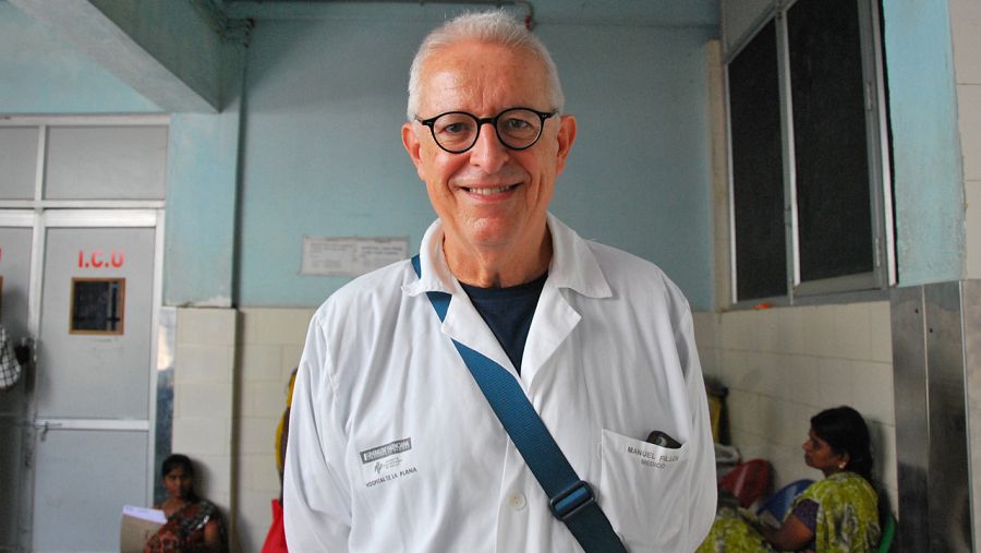 El ginecólogo Manolo Fillol, cooperante en el sur de India