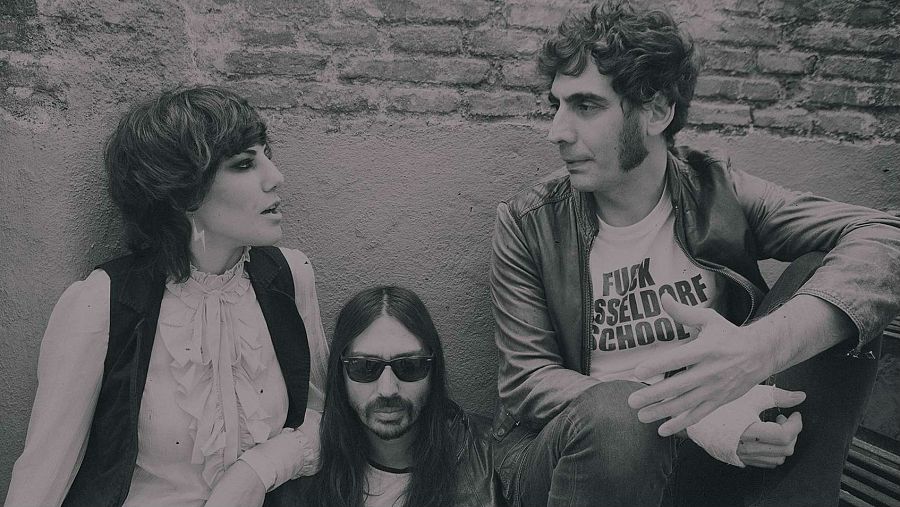 Aurora García y Siete Pulgadas Band son Aurora & The Betrayers