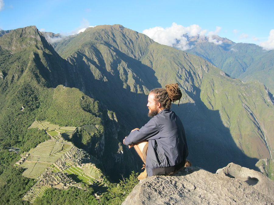 Jorge Sierra en la montaña Machu Picchu