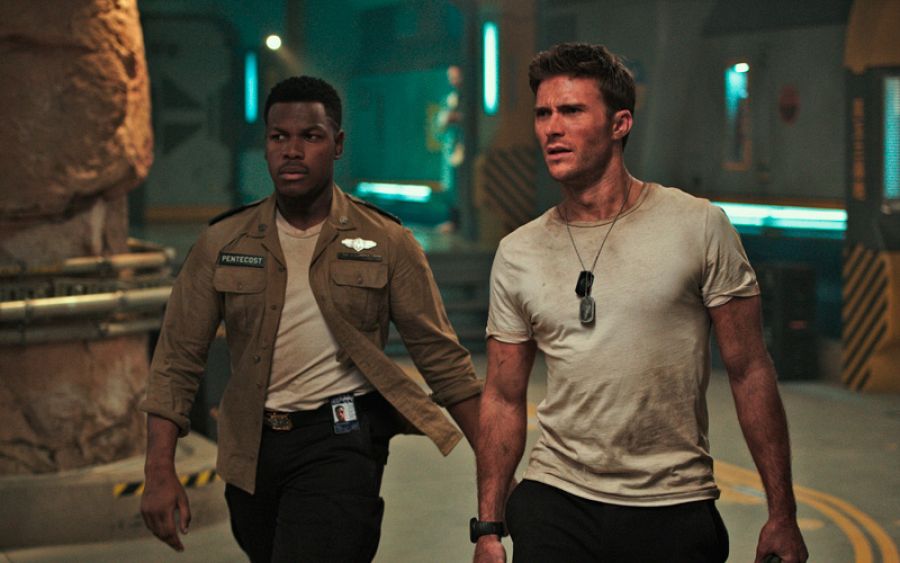 John Boyega y Scott Eastwood