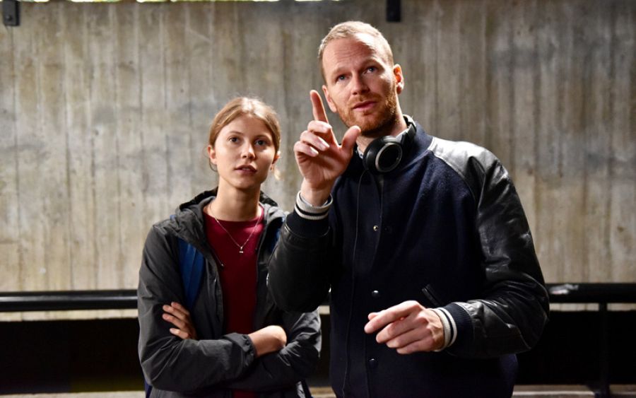 La actriz Eili Harboe con el director Joaquim Trier