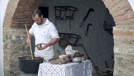 El programa enseñará cómo se hace, de forma artesanal, la famosísima torta del casar