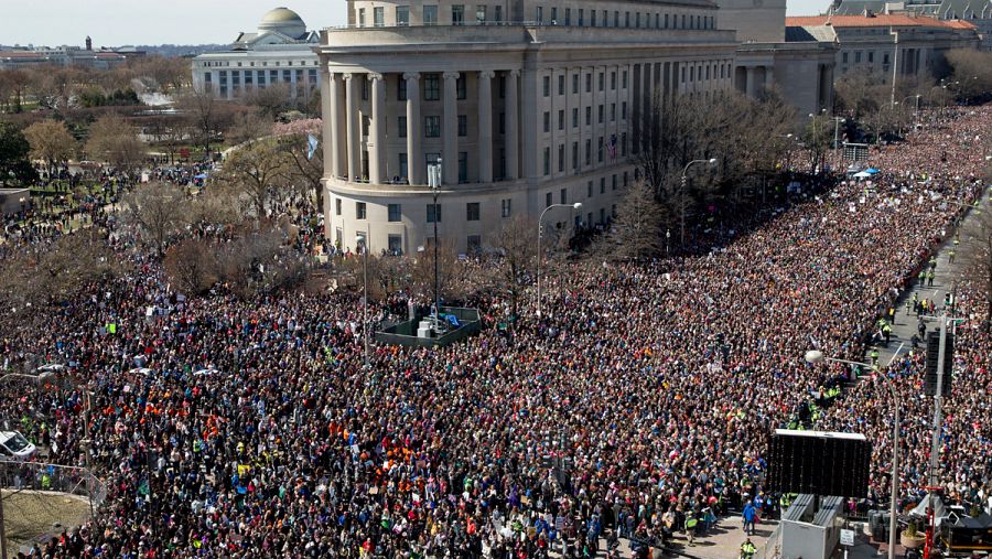 Cientos de miles de personas se han congregado en Washington en la 'Marcha por nuestras vidas' para reclamar un mayor control al acceso de armas