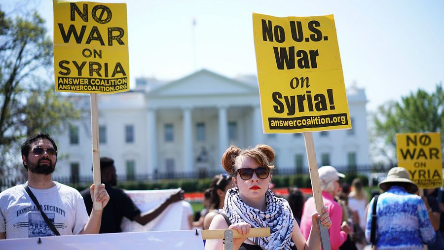 Manifestación frente a la Casa Blanca en Washington DC contra el ataque a Siria