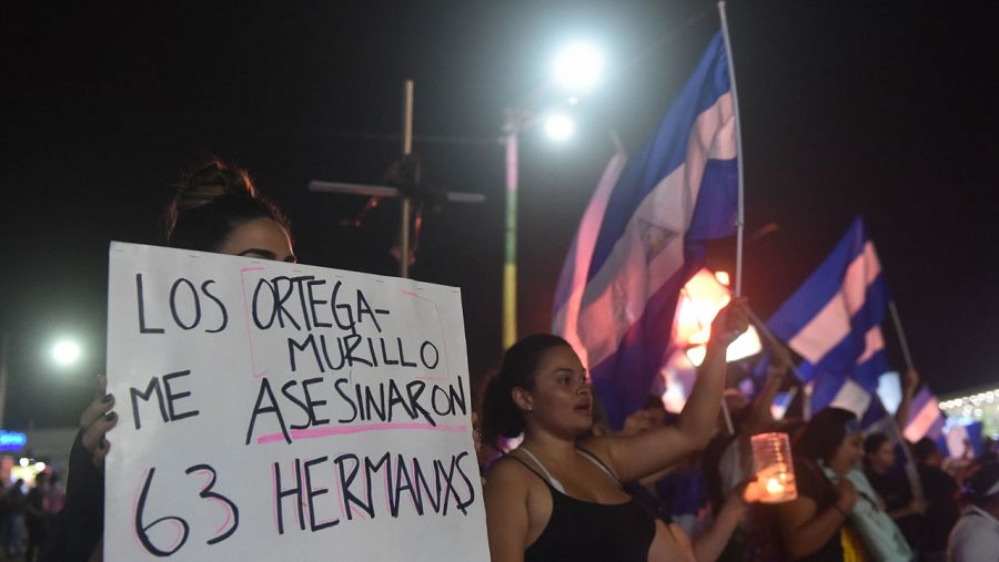 Estudiantes durante una protesta contra el presidente Ortega