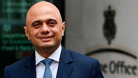 El recién nombrado ministro del Interior, Sajid Javid, abandona la sede del Ministerio en Londres