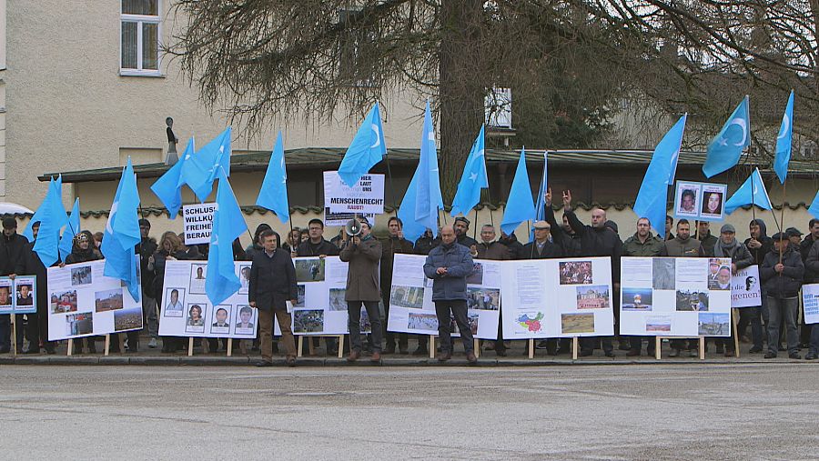 Manifestación de uigures en Munich