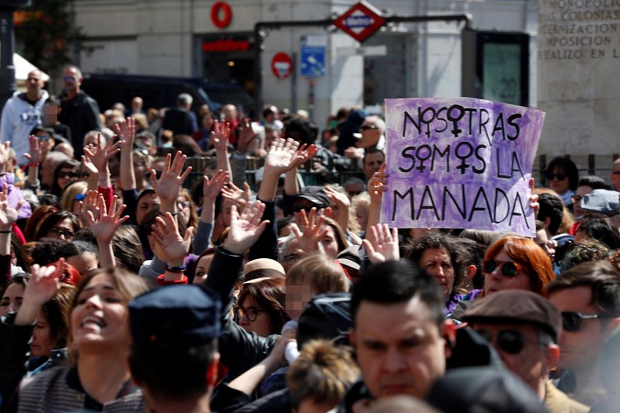Protesta feminista contra la sentencia de 'La Manada' en los actos del Dos de Mayo en Madrid