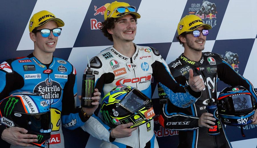 Así quedó el podio de Moto2.