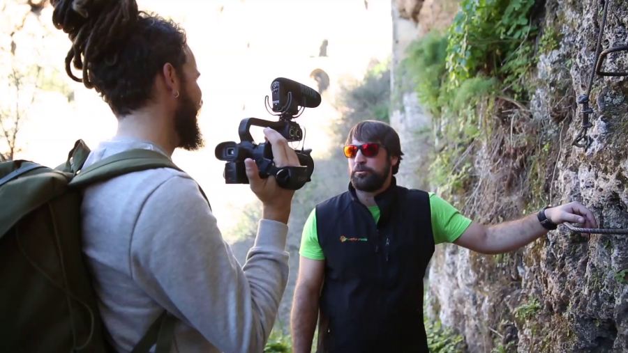 Jorge Sierra escala la vía ferrata del Tajo de Ronda