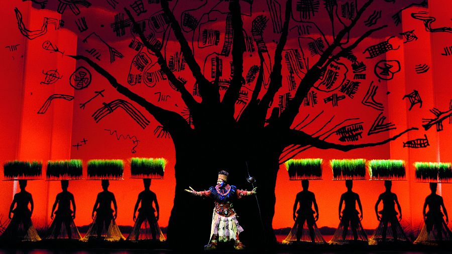 Escena del musical 'El Rey León'. Foto de Catherine Ashmore