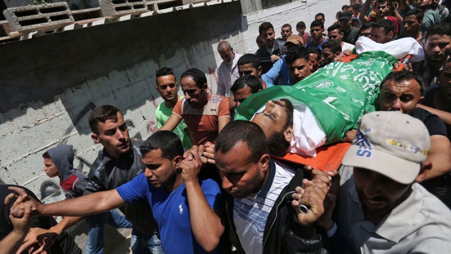 Funeral en Nusseirat de un joven palestino muerto en los enfrentarmientos con tropas israelíes de este lunes