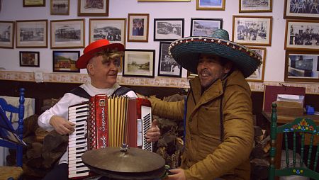 Pablo, como un aunténtico mexicano en Canilllas de Aceituno  (Málaga)