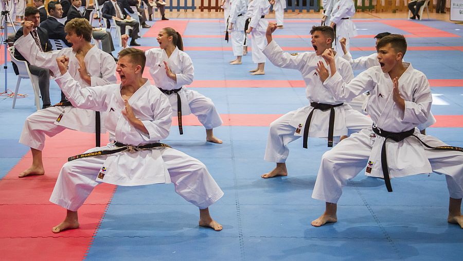 Imagen de una prueba de kata del Campeonato de España de Clubes de kárate disputado en Guadalajara