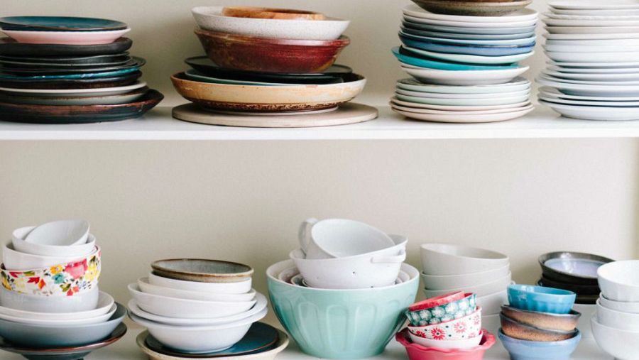 Menaje ordenado en una cocina