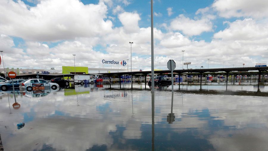 Aparcamiento de un centro comercial en Alfafar (Valencia)