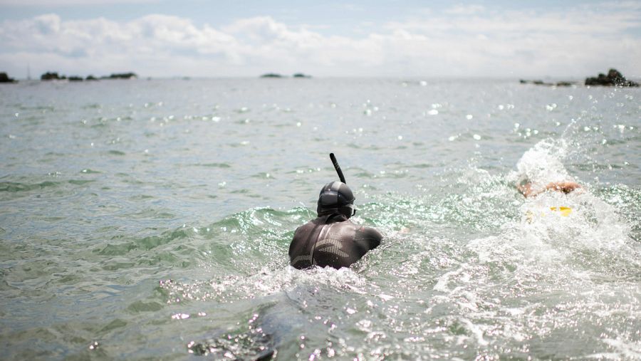 Lecomte se adentra en el océano Pacífico para nadar más de 9.000 kilómetros