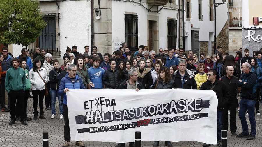 Concentración en Alsasua en contra de la detención de cuatro condenados por la agresión a dos guardias civiles y sus parejas