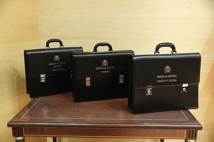 Las carteras de los Ministerios de Ciencia, Economía e Industria del nuevo Gobierno esperan a los nuevos titulares