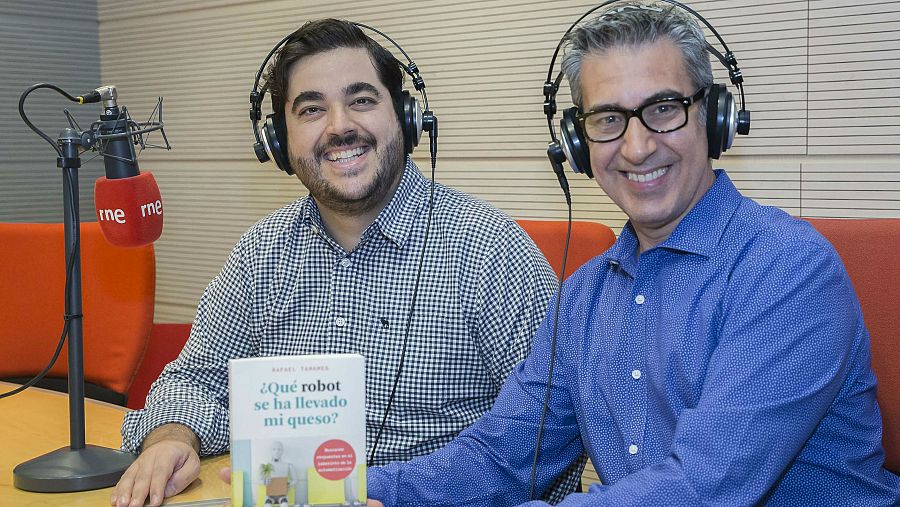 Rafael Tamames presenta '¿Qué robot se ha llevado mi queso?'