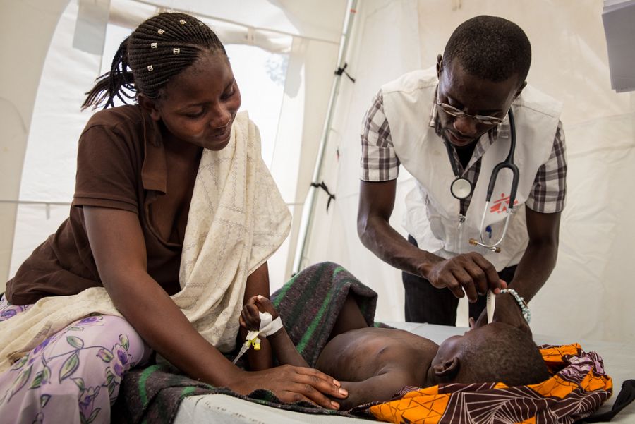 El doctor Innocent Kunyuwana, a cargo del equipo de emergencias de MSF Kivu del Sur.