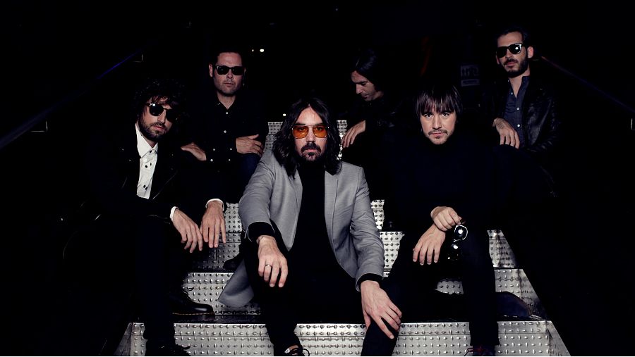 El sexteto actual que conforma Lori Meyers