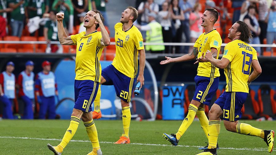 Suecia, la revelación en Rusia, celebra su victoria sobre México.