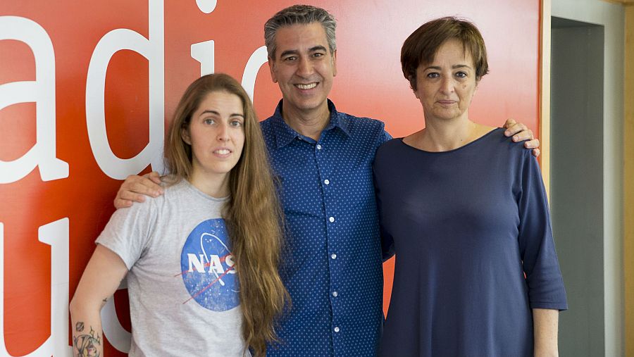 Arturo Martín, con las últimas invitadas