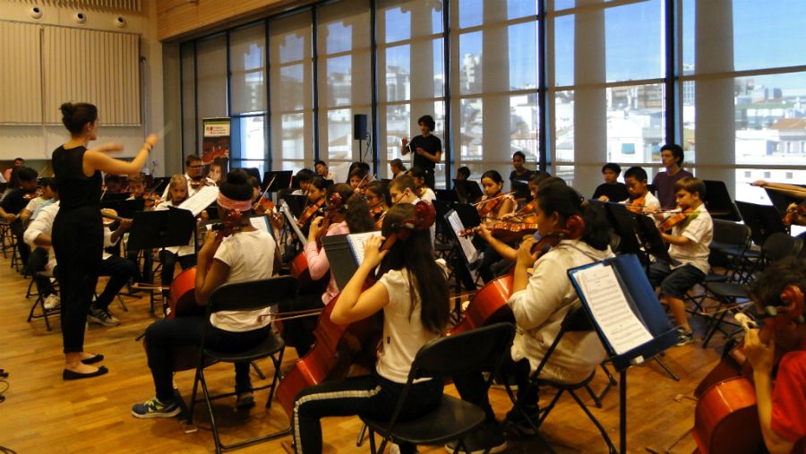 Niños y jóvenes de la Fundación Acción Social por la Música.