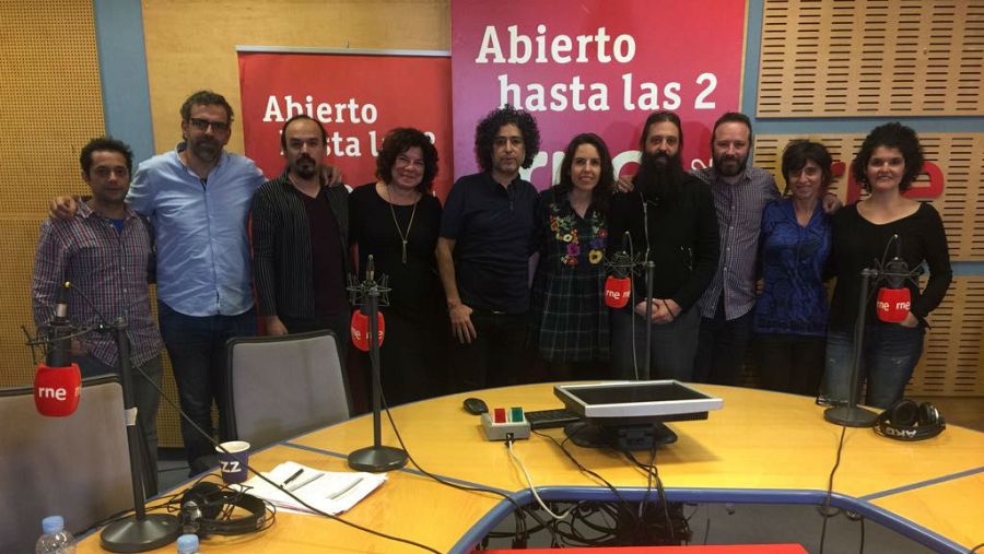 Todo el equipo del programa, con su último invitado