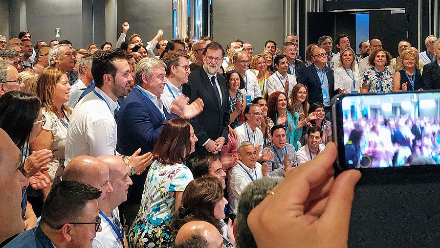 Rajoy, uno de los mas buscados para los selfies.