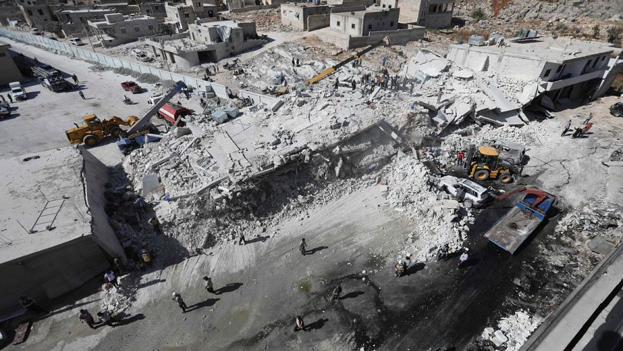 El edificio derrumbado tras la explosión en Sarmada, Siria