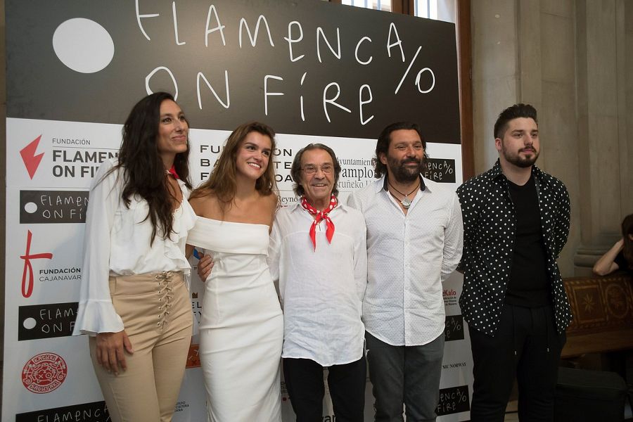 Amaia junto con Marta Robles, Pepe Habichuela, Josemi Carmona y Nico Muñoz