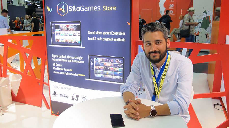 Francisco Mosquera, en el estand de Sila Games en la Gamescom