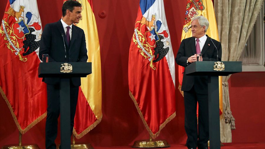 Pedro Sánchez y Sebastián Pinera