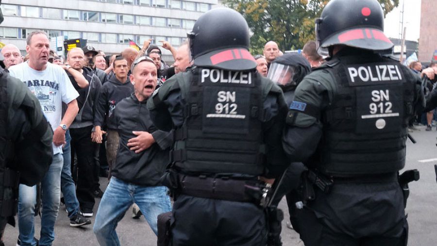 Tensión entre manifestantes ultraderechistas y policías en Chemnitz