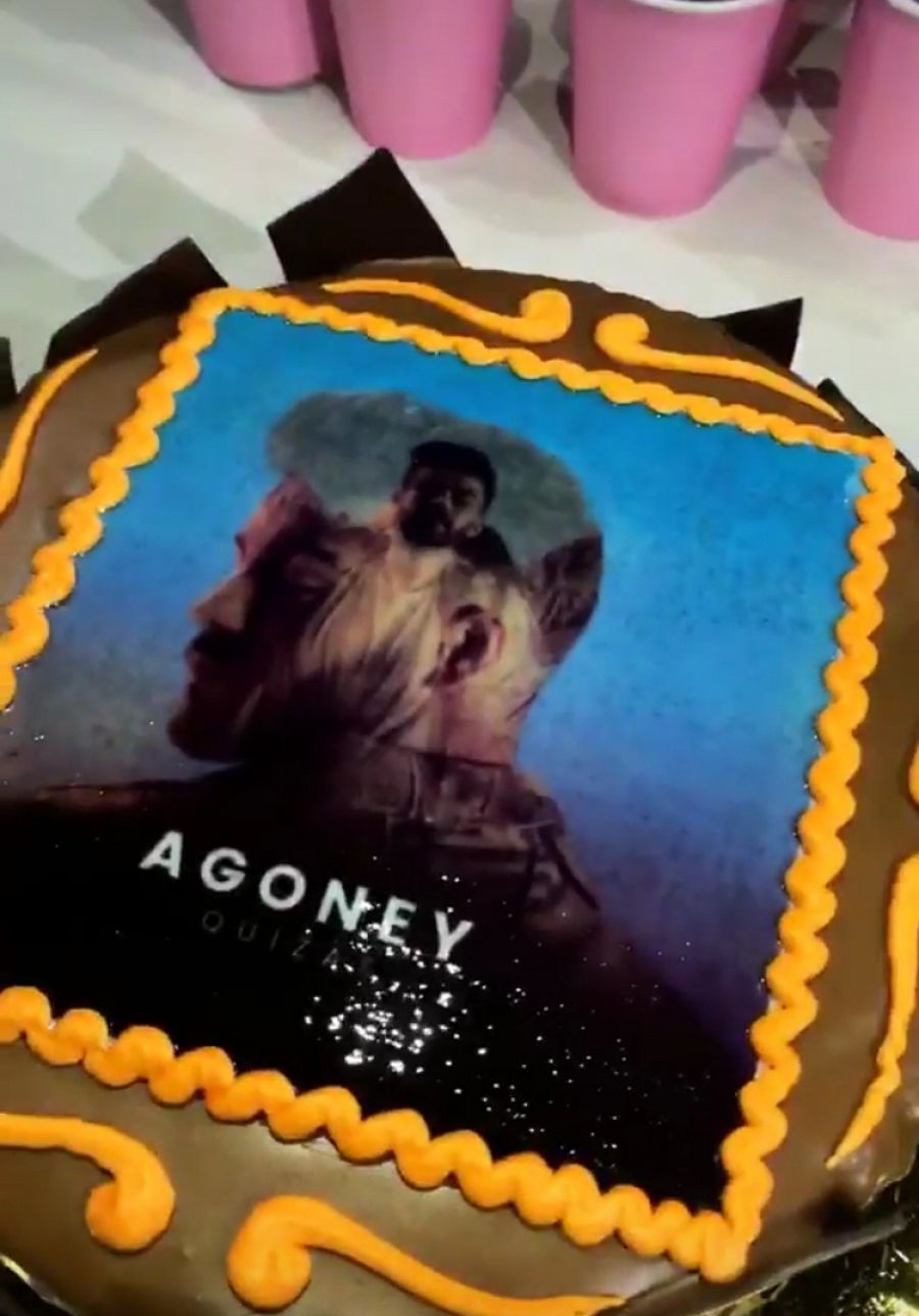 Agoney celebra el lanzamiento de 