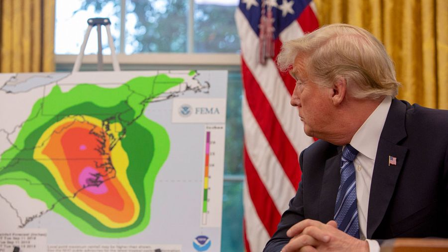 El presidente Donald Trump informa sobre el huracán Florence