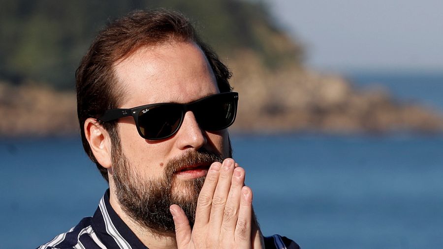 El director Carlos Vermut durante la presentación de Quién te cantará.