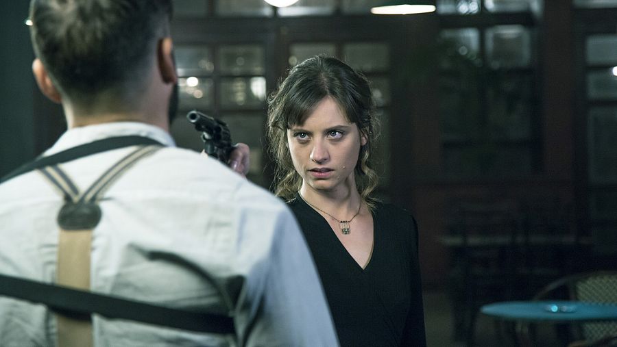 El mundo de Andrea se viene abajo