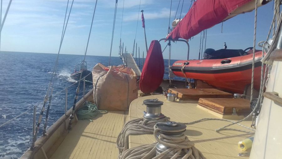 El barco Astral, de la ONG Proactiva Open Arms, rumbo al Mediterráneo Central