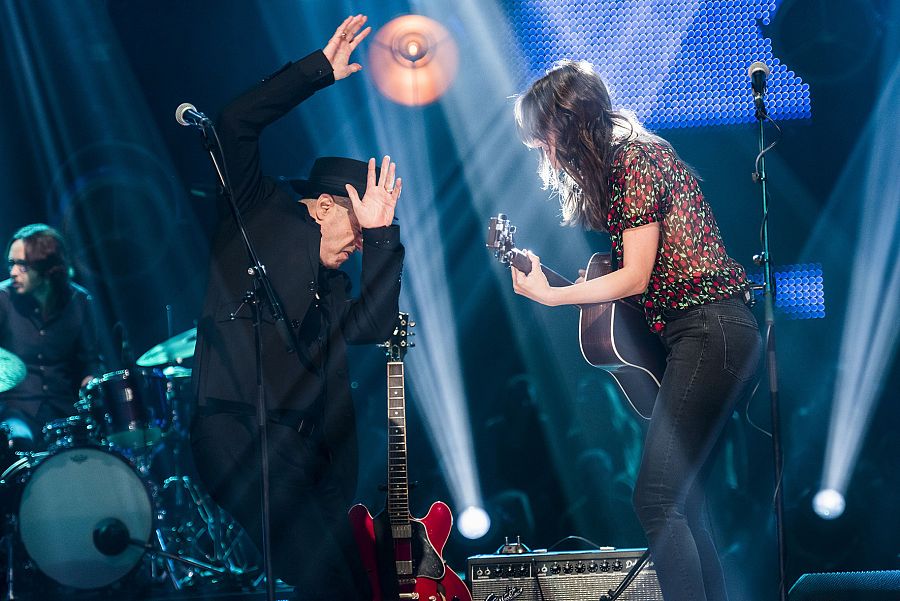 Juan Perro y Maika Makovski