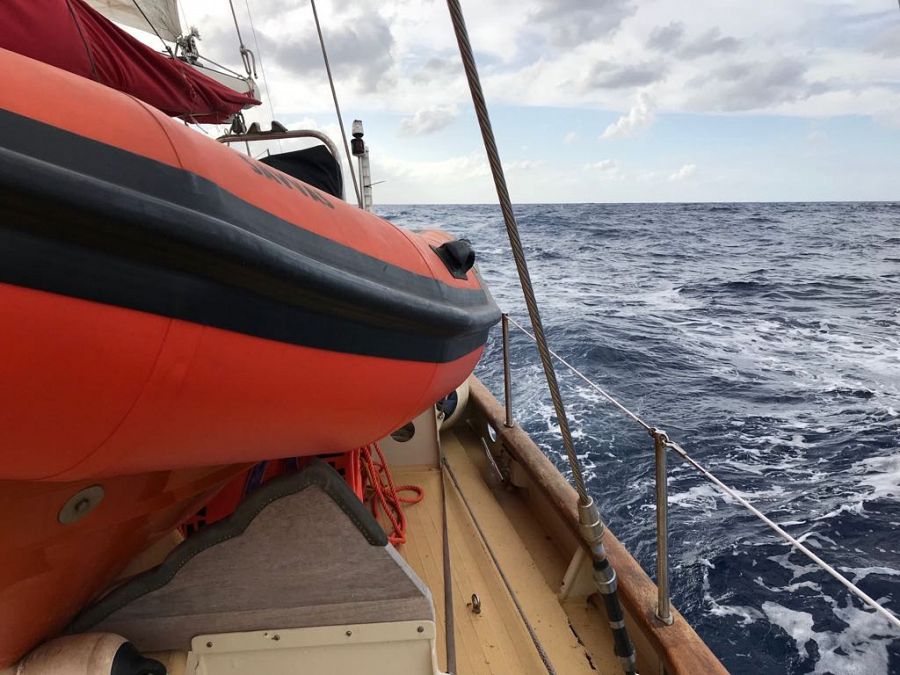 Lanchas de rescate a bordo del buque Astral, de la ONG 'Open Arms'
