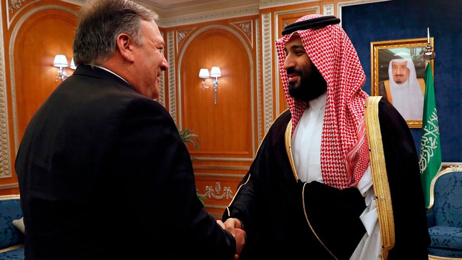 El secretario de Estado de EE.UU., Mike Pompeo, se reúne con el príncipe coronado Mohammed bin Salman bin Abdulaziz, en Riad. LEAH MILLIS / POOL / AFP