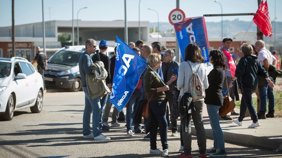 Un piquete informativo a las puertas de Alcalá Meco