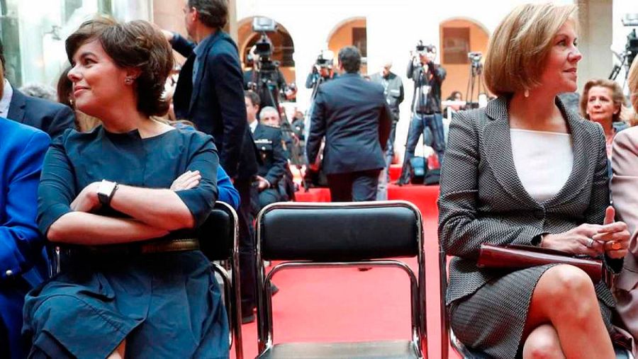 Sáenz de Santamaría y Cospedal durante la Fiesta del Dos de Mayo.